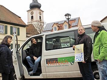 Das Projekt "Hilfreich" in Mühlhausen soll ein Erfolg werden. Dafür werben Koordinatorin Lore Bär, Pastor Alexander Fischer, Bürgermeister Klaus Faatz und Pfarrer Torsten Bader (von links). Foto: Andreas Dorsch