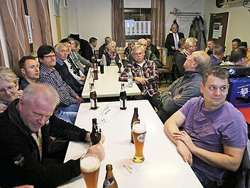 Bei der Bürgerversammlung ging es munter zu.  Foto: Franz Galster