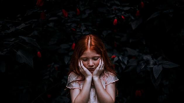 Trauer, Wut und Unverständnis. Wenn Kinder mit dem Tod konfrontiert sind, weiß sich oft niemand mehr zu helfen. Wie Kinder trauern und wie man ihnen beistehen kann.