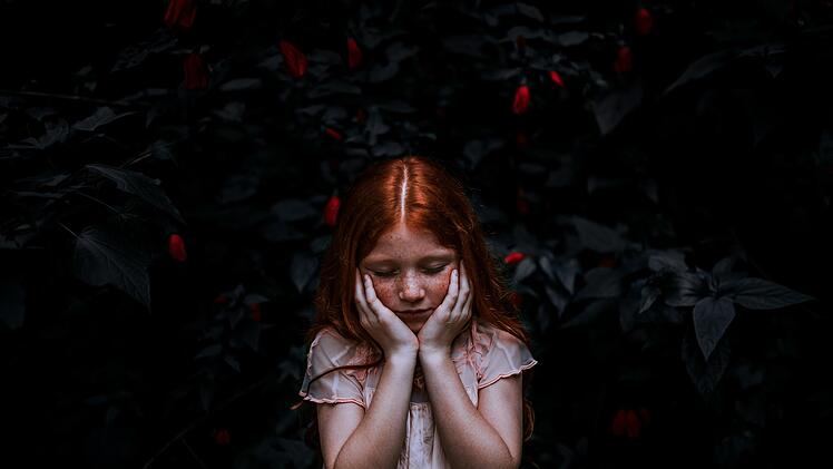 Trauer, Wut und Unverständnis. Wenn Kinder mit dem Tod konfrontiert sind, weiß sich oft niemand mehr zu helfen. Wie Kinder trauern und wie man ihnen beistehen kann.