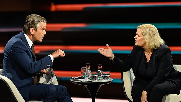 Bei "Markus Lanz" zählte Nancy Faeser die vielen Erfolge auf, die sie ihrer Meinung nach als Bundesinnenministerin für sich verbuchen konnte. Markus Lanz hingegen fragte kritisch nach.