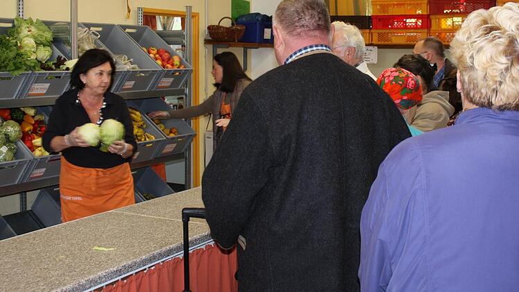Die Kissinger Tafel versorgt Empfänger von Grundsicherung und  Hartz IV mit Lebensmitteln.  Foto: Bartl