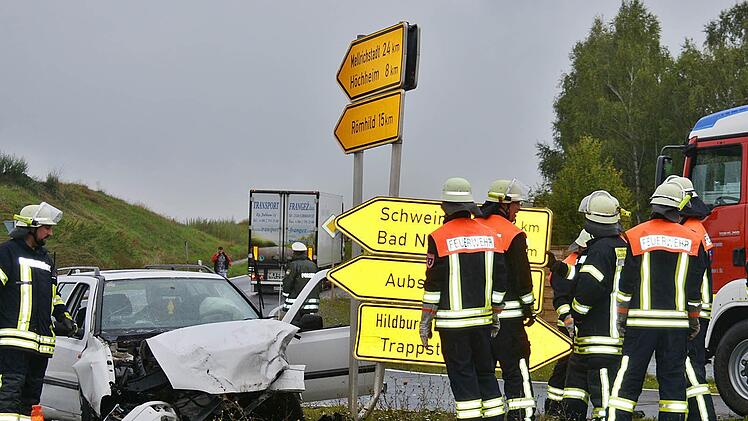 Der Unfallschwerpunkt "Ottelmannshäuser Straße" an der Umgehungsstraße Bad Königshofen steht bayernweit auf Rang 7. Eine Ampelanlage, wie vom Staatlichen Straßenbauamt vorgeschlagen, lehnte der Stadtrat ab. Foto: Friedrich