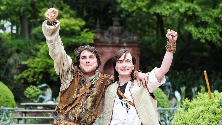 "Robin Hood" feierte Premiere als Familienstück auf der Coburger Freilicht-Bühne am Herzog-Alfred-Brunnen im Hofgarten.Foto: Henning Rosenbusch