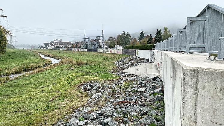 An der Hochwasserschutzmauer an der Flutmulde ist das Graffiti-Sprayen ab sofort offiziell erlaubt.