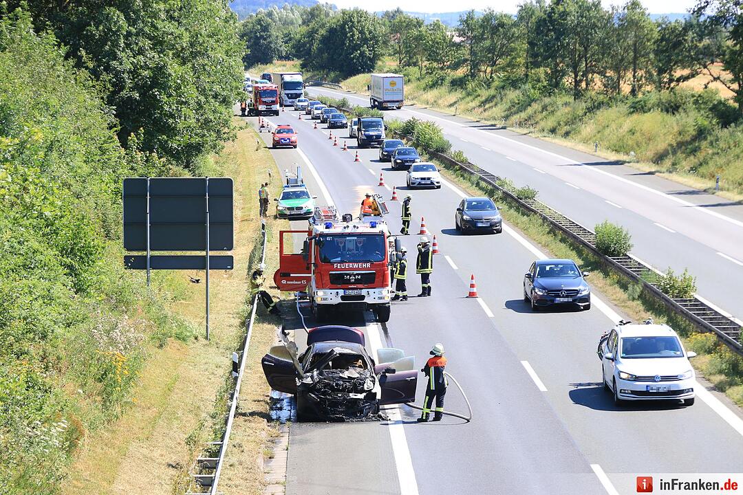 Maserati brennt auf A73 bei Eggolsheim