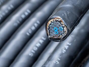 Kabel besch&auml;digt, Bahnverkehr gest&ouml;rt