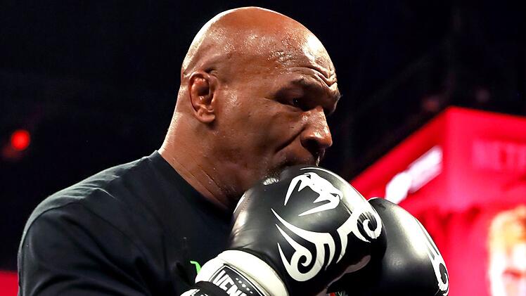 Mike Tyson, hier bei einem Training f&uuml;r den Kampf gegen Jake Paul, feiert am 30. Juni seinen 60. Geburtstag. Sehen wir die Boxlegende noch einmal im Ring?