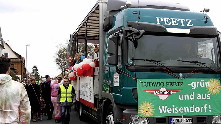 Impressionen vom Faschingsumzug der Weisendorfer Blummazupfer. Foto: Richard Sänger