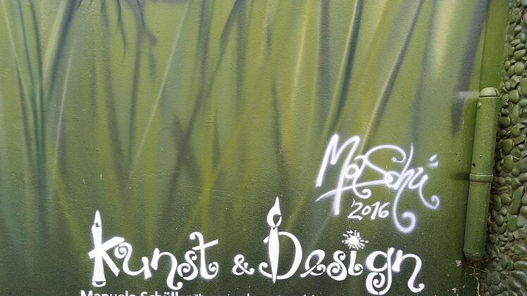 Luftmessstation an der Itz in Coburg, Graffiti von Manuela SchüllerFoto: Jochen Berger