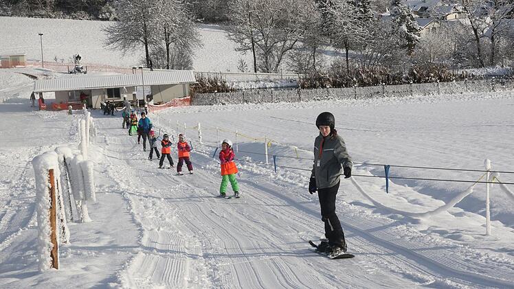 Am Neukirchener "Gletscher" hat der Skibetrieb begonnen. - Foto: Michael Stelzner.