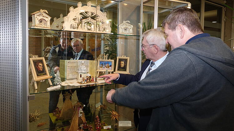 Bamberg: Krippen aus aller Welt - Landratsamt lädt zu Ausstellung des Bischberger Krippenbauers