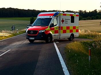 Rollstuhlfahrer in Niederbayern tot - Drama auf Landstra&szlig;e