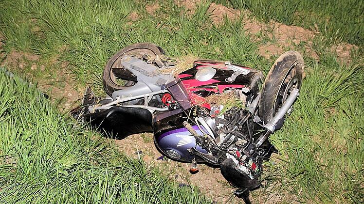 Motorradunfall bei Scheßlitz am 24. April 2015 Foto: Ferdinand Merzbach