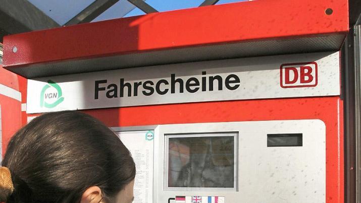 Wer VGN-Tickets zieht, muss tiefer in die Tasche greifen, Die Preise steigen wieder einmal.  Foto: Barbara Herbst