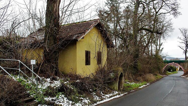 Der Sambacher Ziegelberg soll in die Städtebauförderung mit aufgenommen werden. Ein Argument dafür ist, dass er unter anderem durch den sehr markanten Keller samt Kellerhaus im unteren Teil  mit dem Hauptort verbunden ist. Evi Seeger