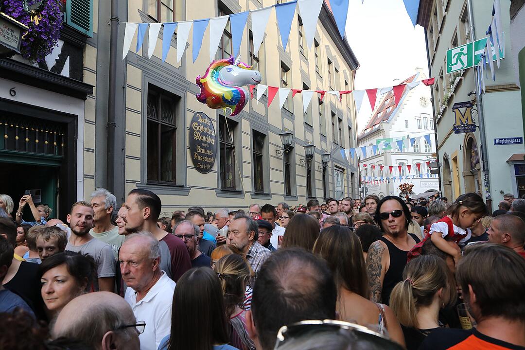 Bamberg; erster Tag mit Bieranstich der Sandkirchweih; Foto: Barbara Herbst