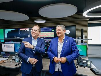 Bundesinnenminister Dobrindt besucht das IT-Lagezentrum des BSI