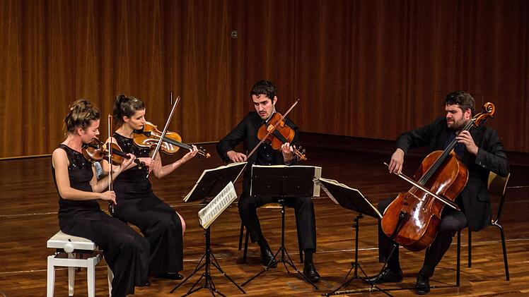 Beim Gastspiel im kongresshaus Rosengarten  auf Einladung der Gesellschaft der Musikfreunde Coburg begeisterte das junge Aris Quartett mit intensiver Gestaltungskraft und perfektem Zusammenspiel.Foto: Jochen Berger
