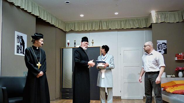 Die Neuenmarkter Laienspielgruppe feierte eine gelungene Premiere. Foto: Werner Rei&szlig;aus