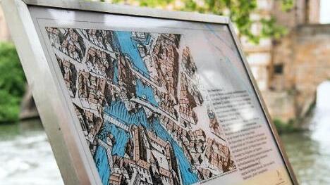 Flusspfadtafel zum Brückenrathaus Foto: Thomas Ochs