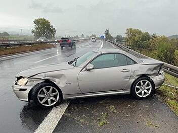 Fahrer verliert Kontrolle &uuml;ber Auto auf A70 bei Bamberg