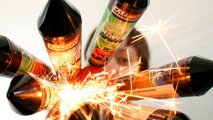 Böller und Raketen sind an Silvester nicht wegzudenken. Am Donnerstag startet der Feuerwerksverkauf. Das müssen Sie beachten.