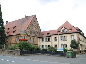 Im Bezirksklinikum in Hochstadt wurde bei einer Patientin eine Corona-Infektion nachgewiesen. Foto: Matthias Einwag