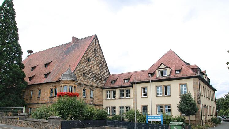 Im Bezirksklinikum in Hochstadt wurde bei einer Patientin eine Corona-Infektion nachgewiesen. Foto: Matthias Einwag