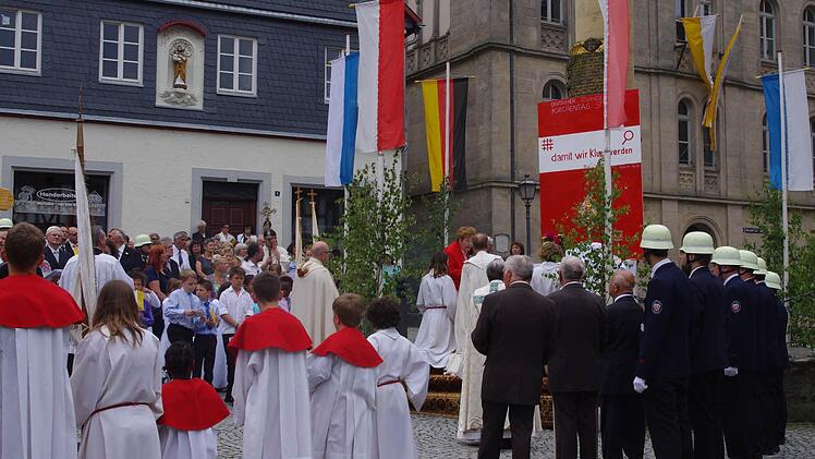Für die Gestaltung des vierten Altars auf dem Melchior-Otto-Platz zeichnete die ökumenische Gemeinschaft "action 365" verantwortlich.  Foto: Heike Schülein