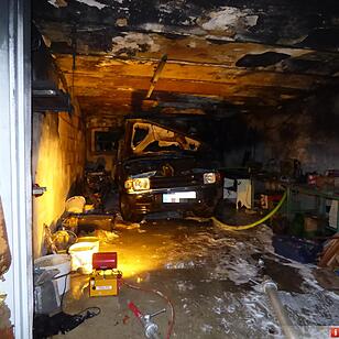 Feuer in Tüchersfeld: Auto in Flammen, Garage brennt aus