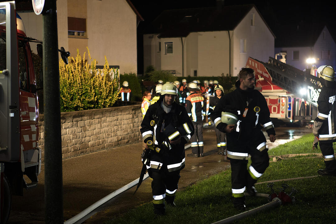 Blitzschlag setzt Dachstuhl in Brand