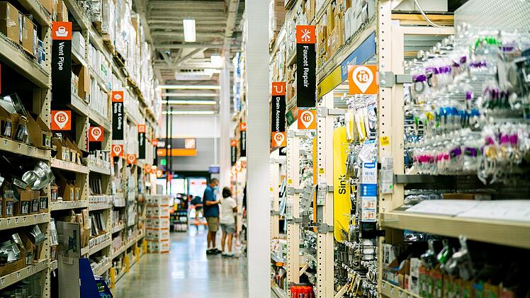 Wei&szlig;enburg: Kurioser Vorfall in Baumarkt - eckige Beine &uuml;berf&uuml;hren Dieb