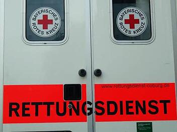 Als Stützpunkt für Rettungsdienstwagen ist eine Freifläche auf dem gemeindlichen Bauhof angedacht.  Foto: Symbolfoto: Jochen Berger