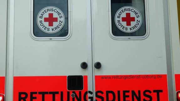 Als Stützpunkt für Rettungsdienstwagen ist eine Freifläche auf dem gemeindlichen Bauhof angedacht.  Foto: Symbolfoto: Jochen Berger