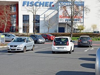 Eine von zwei Ein- und Ausfahrten zu den Klingenwiesen: Die CSU sieht Handlungsbedarf.  Foto: Bernhard Panzer