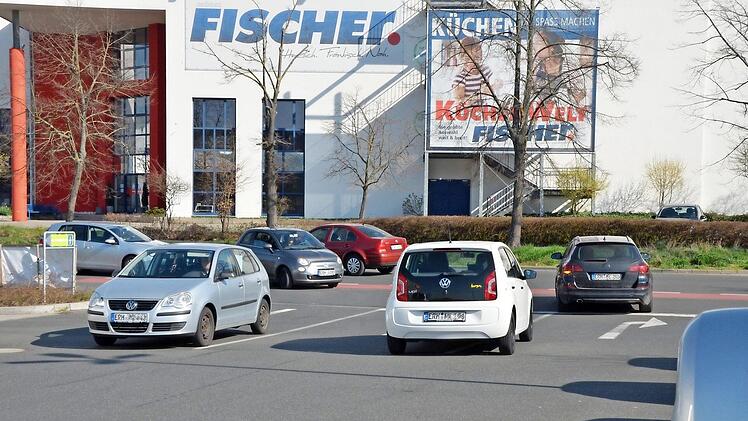 Eine von zwei Ein- und Ausfahrten zu den Klingenwiesen: Die CSU sieht Handlungsbedarf.  Foto: Bernhard Panzer