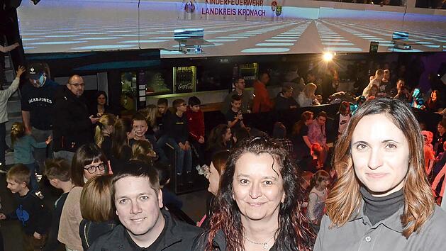 Das Bild zeigt (v.&nbsp;l.) Andr&eacute; Stadelmann, Diana Hergenr&ouml;ther und Sarah Gehring.