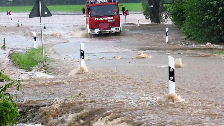 Das Wetter im Jahr 2016 war sehr sprunghaft: Wolkenbrüche und Trockenperioden wechselten sich ab: Ende Juli rauschte das Wasser etwa wie ein reißender Fluss durch Eila.  Foto: Gerhard Hammerschmidt/Archiv