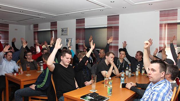 Geheim wurden nur die beiden Vorsitzenden gewählt, alle anderen Posten beim SV Wachenroth wurden per Handzeichen vergeben. Foto: Evi Seeger