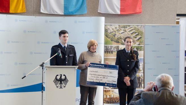 Feier zur Beförderung von Lehrgangsabsolventen des Bundespolizei-Ausbildungs- und Förderungszentrums Oerlenbach zu Polizeimeistern und -meisterinnen. Frank Dölling