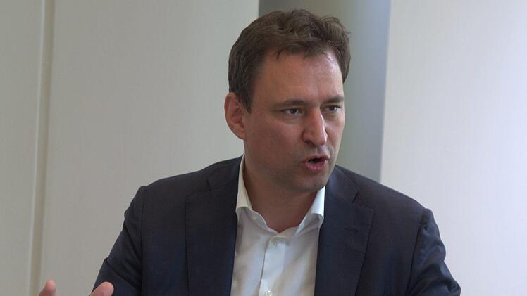 Georg Eisenreich, Staatsminister für Digitales, Medien und Europa: "Digitale Bildung heißt nicht, ein Zimmer mit Geräten vollzustellen." Foto: Bettina Knauth