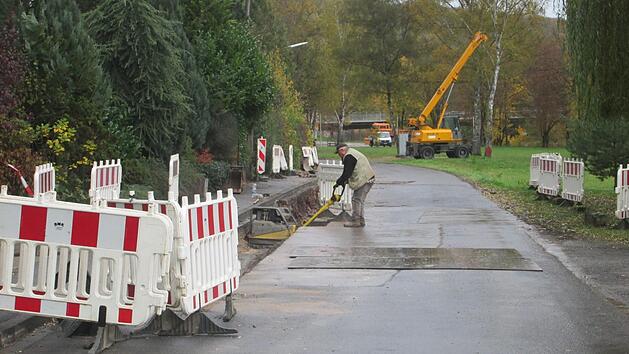 Mit der Gasleitung der Stadtwerke Bad Kissingen bringt die Gemeinde in Klein-Aura auch ihre Wasserschieber mit ein.  Foto: Winfried Ehling