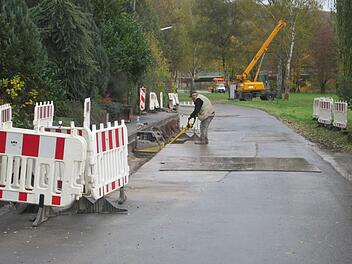 Mit der Gasleitung der Stadtwerke Bad Kissingen bringt die Gemeinde in Klein-Aura auch ihre Wasserschieber mit ein.  Foto: Winfried Ehling
