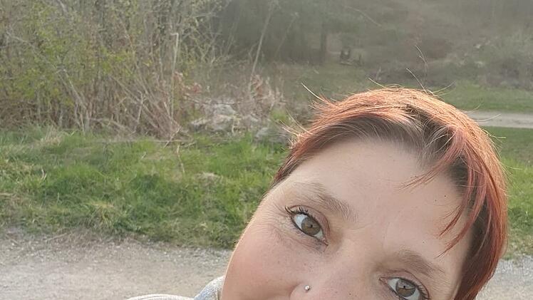 Nürnberg: Kranke Frau mit Assistenzhund findet keine Wohnung für Familie - "können langsam nicht mehr"