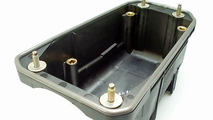 Die Schaltungsaufnahme mit Polyurethan-Schaumdichtung umfängt den Hebel für die Gangschaltung.  Foto: Polyprocess