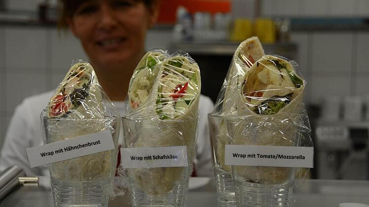Angebote zusätzlich zu den Tellergerichten, wie etwa die Wraps mit verschiedenen Füllungen, werden gut angenommen