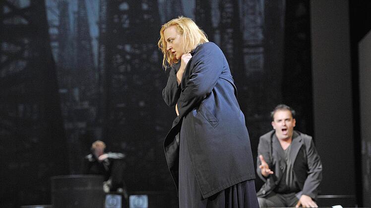 Szene aus Bellinis "Norma" am Landestheater Coburg.Foto: Andrea Kremper