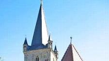 Die Errichtung der Wehrkirche ist ein Thema.