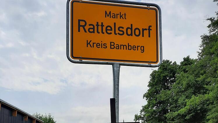 Schwarzes Kreuz im Markt Rattelsdorf